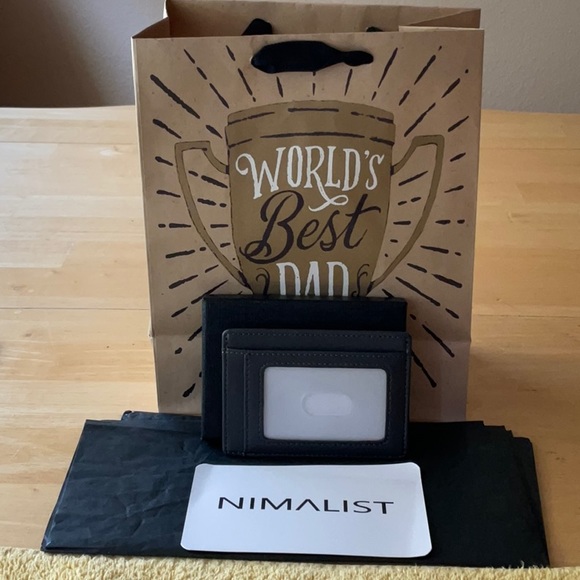 NIMALIST LEATHER AIRTAG WALLET - Picture 2 of 16